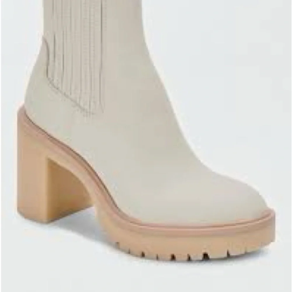 Woman's 9.5 Dolce Vita Dune suede Heeled Boots NWOT- Neutral/casual/pull on - Picture 1 of 2